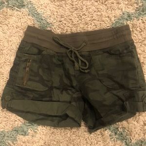 camo shorts